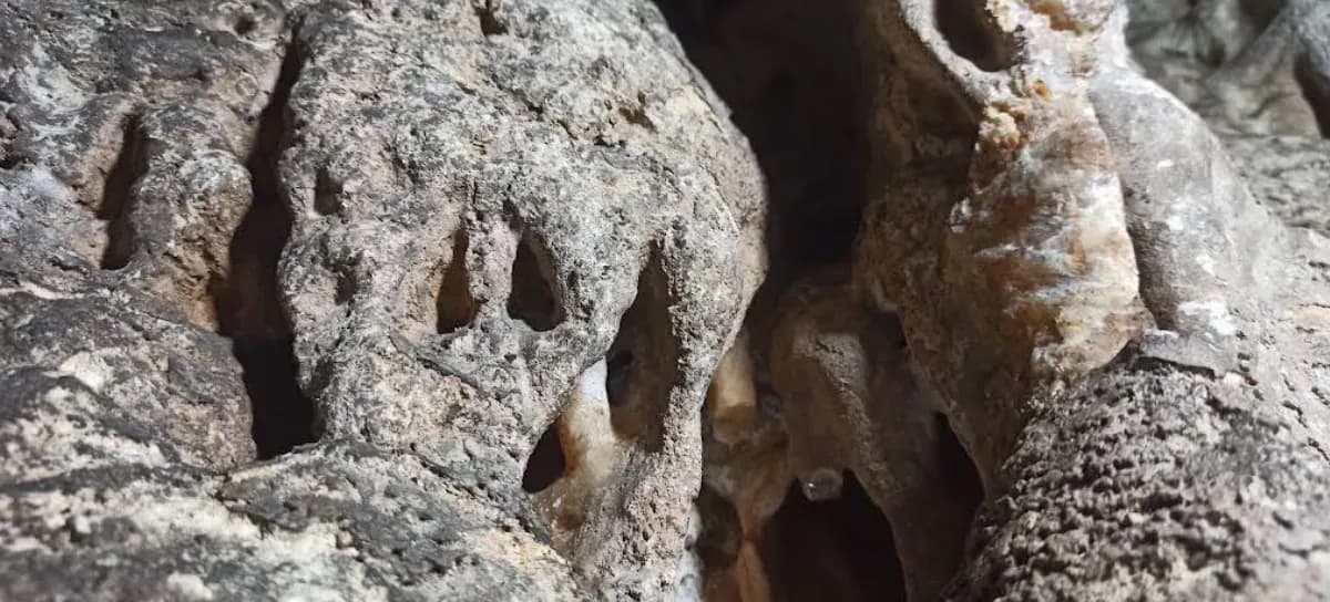 Grotte du Macchabée