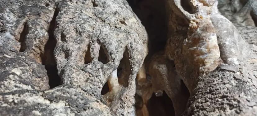Grotte du Macchabée