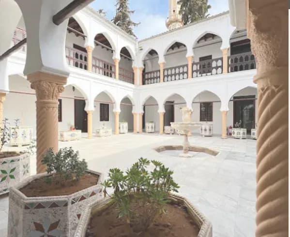 Musée public des arts et traditions