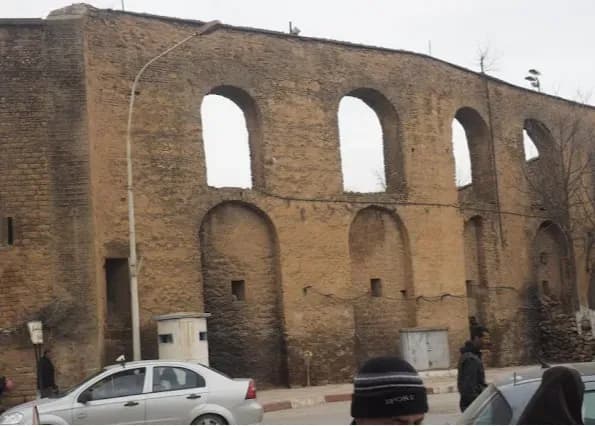 Aqueduc romain ( باب الاقواس )