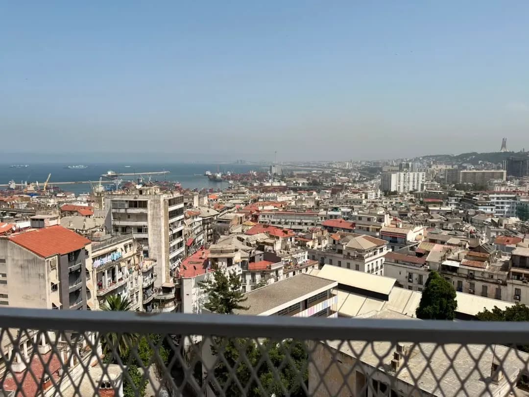 Apparemment Baie d'Alger