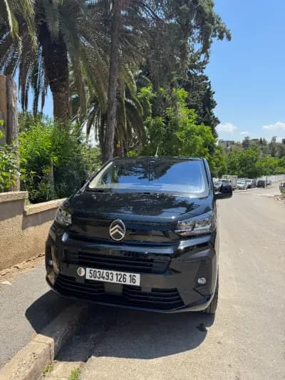 location-des-mini-van-alger-i0