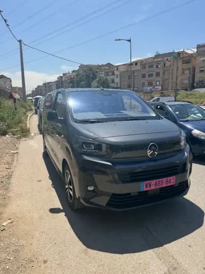 location-des-mini-van-alger-i2