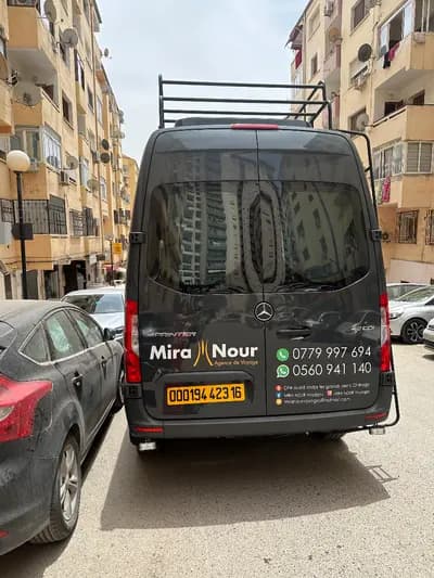 location-dun-minibus-mercedes-alger-i2