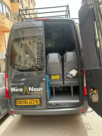 location-dun-minibus-mercedes-alger-i3