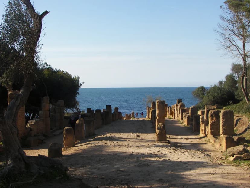Tipaza : L'antique cité romaine Tipaza : L'antique cité romaine