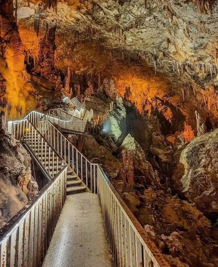 Grottes d’Aïn Fezza : trésor souterrain de Tlemcen Grottes d’Aïn Fezza : trésor souterrain de Tlemcen