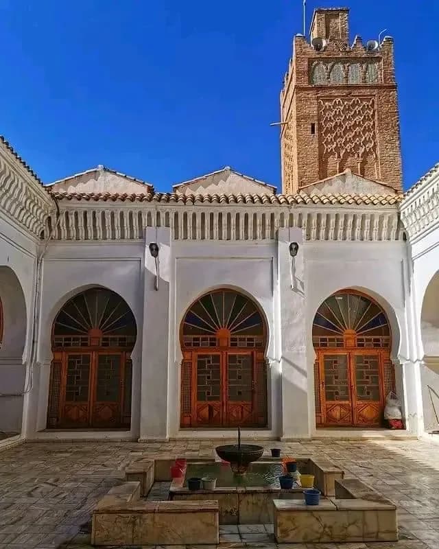 Mosquée Sidi Ibrahim El Masmoudi : héritage zianid Mosquée Sidi Ibrahim El Masmoudi : héritage zianid