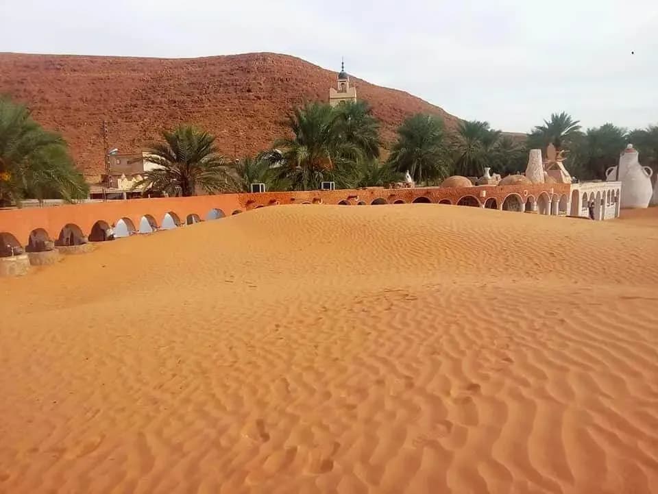 El Gouifla – Dune sauvage du Sahara algérien El Gouifla – Dune sauvage du Sahara algérien