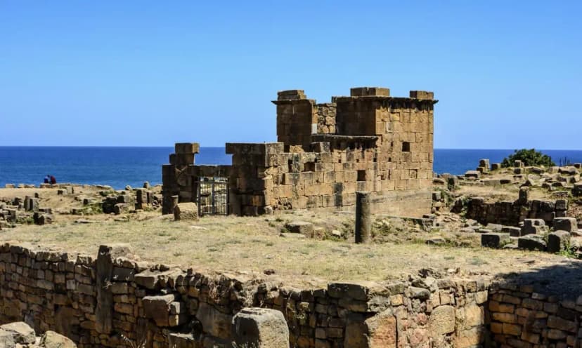 Tigzirt, perle côtière et vestige romain de Kabyli Tigzirt, perle côtière et vestige romain de Kabyli