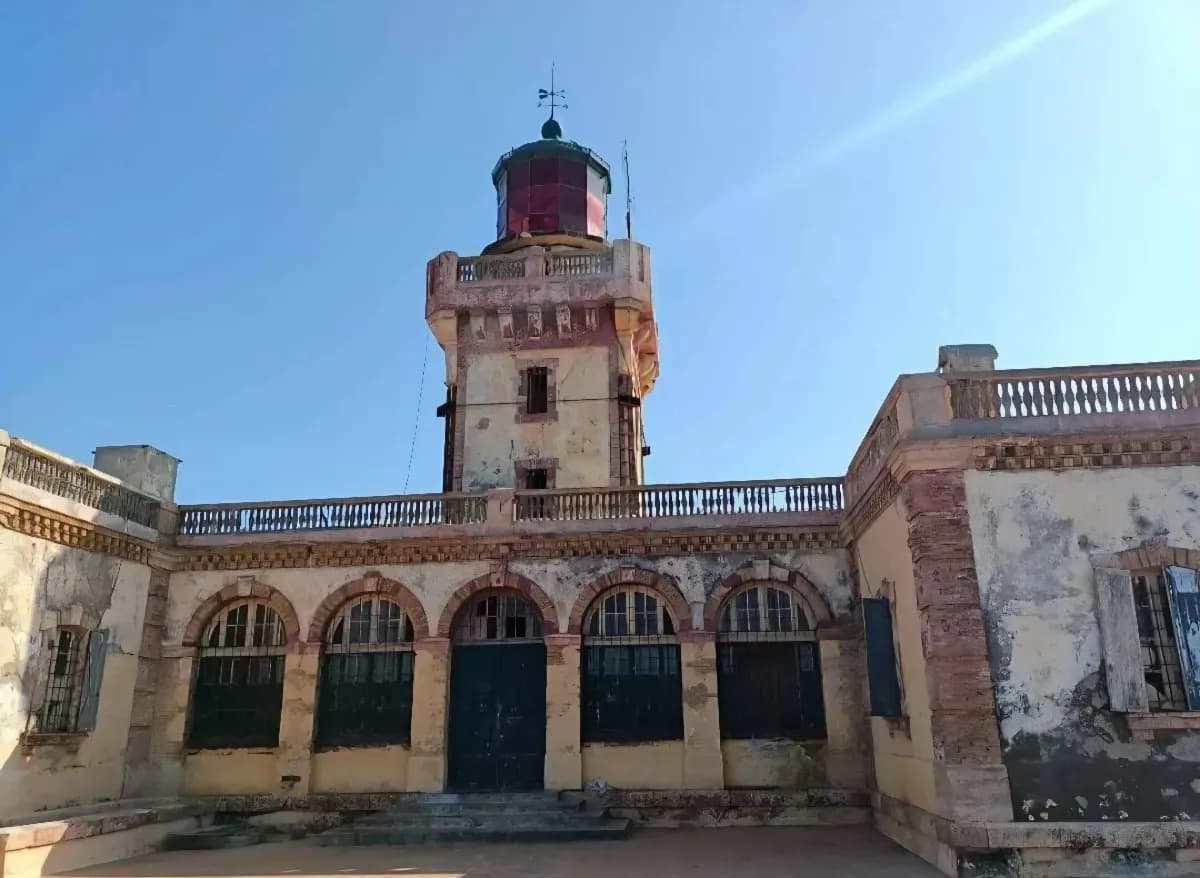 Île Leïla, perle secrète de Béni Saf Île Leïla, perle secrète de Béni Saf